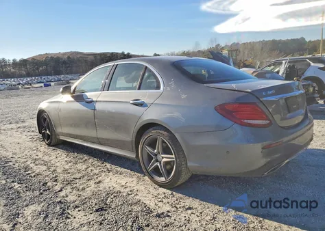 2017 Mercedes-Benz E 300 4Matic z USA, uszkodzony, nr VIN WDDZF4KBXHA026936